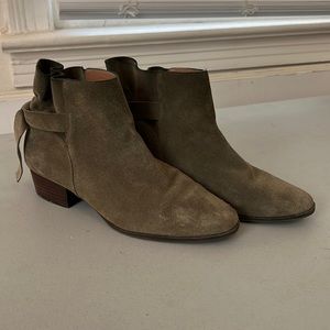 Womens Aerosoles suede booties size 9